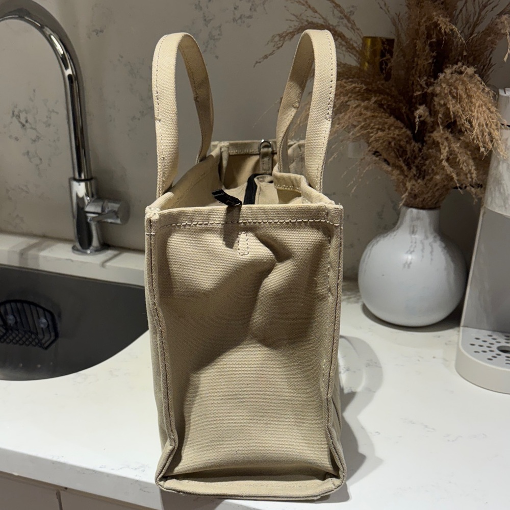 Marc Jacobs Tan Tote Bag - Picture 7 of 8